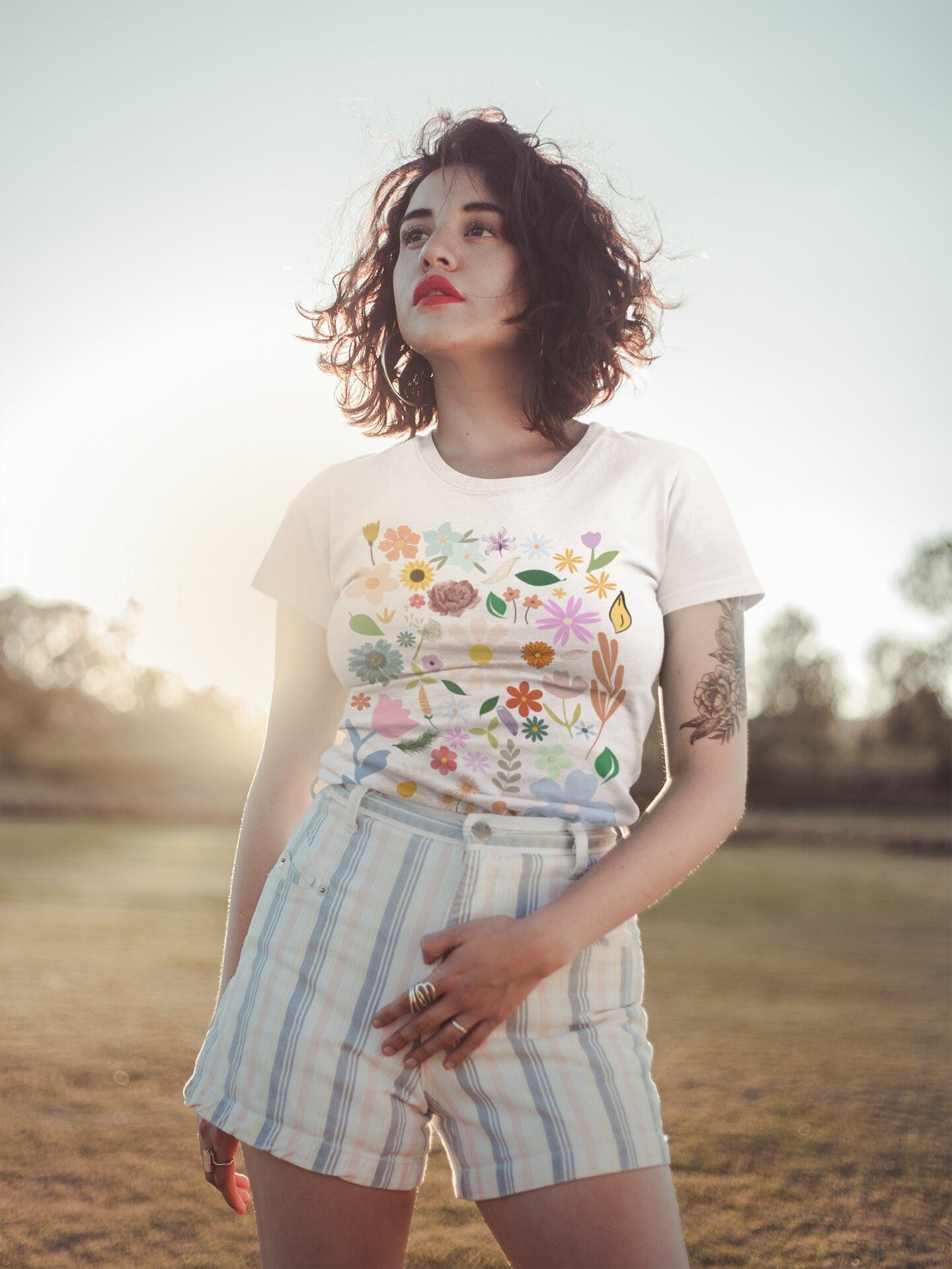 Flower Design T-Shirt Flowers Petals Field Nature Floral Unisex Tee